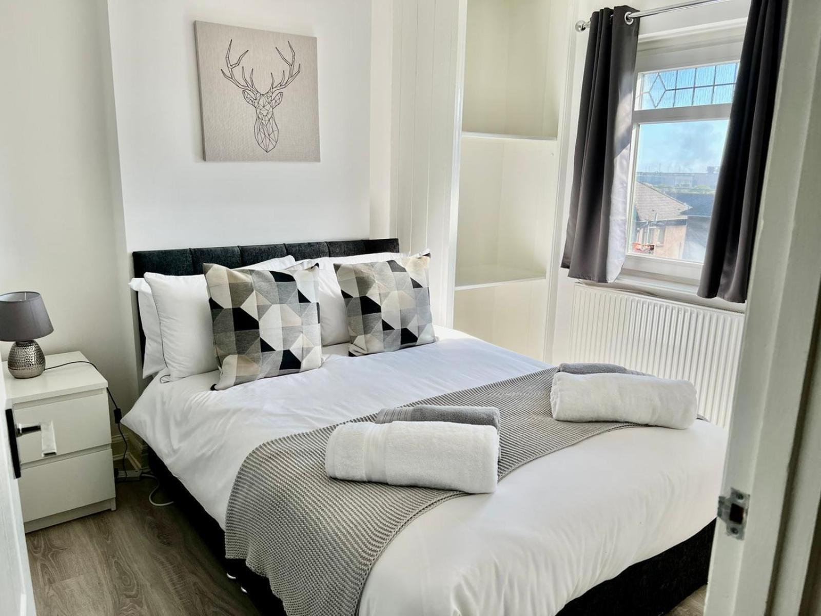 Executive 3 Bedroom Port Talbot Town Centre Margam Sleeps 7 Zimmer foto